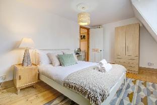 Charming 3 bedroom town house in London Vacation rental in London