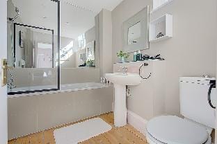 Iconic Warehouse style 4 Bed House Central London Vacation rental in London Borough of Islington