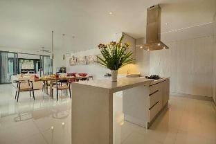 Crocus 3 BR Private Pool Villa AN06B Villa in North Kuta