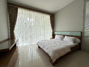 Villa Golf View Dago 5BR with Pool Vacation rental in Bandung