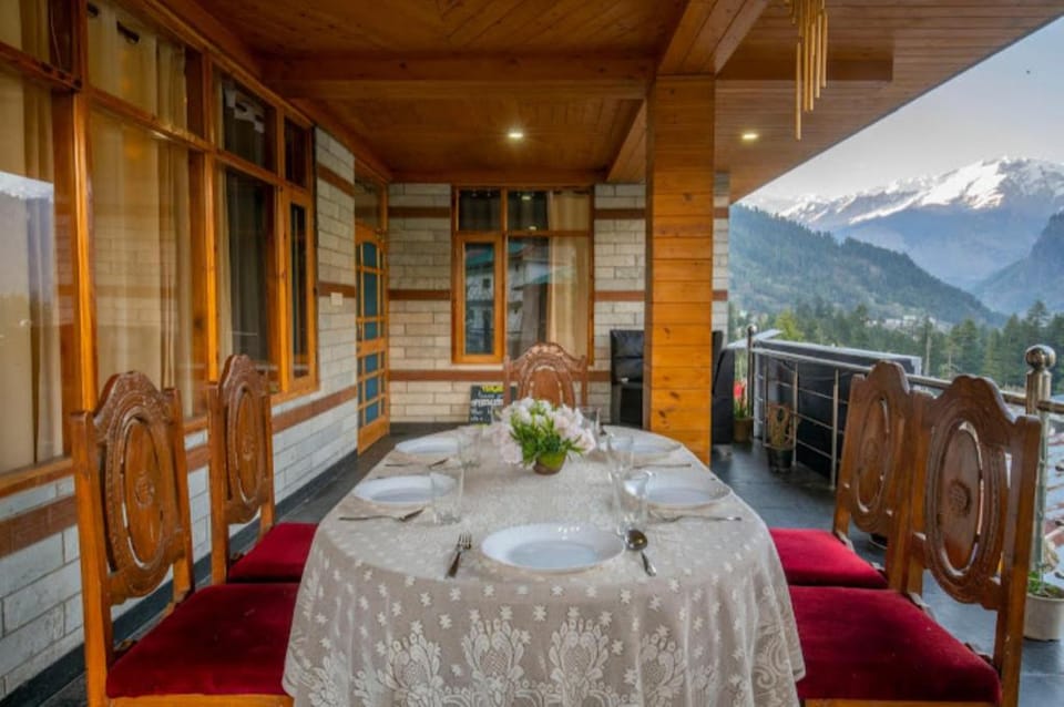 Goroomgo Urban Monk Stays Manali Hotel in Manali