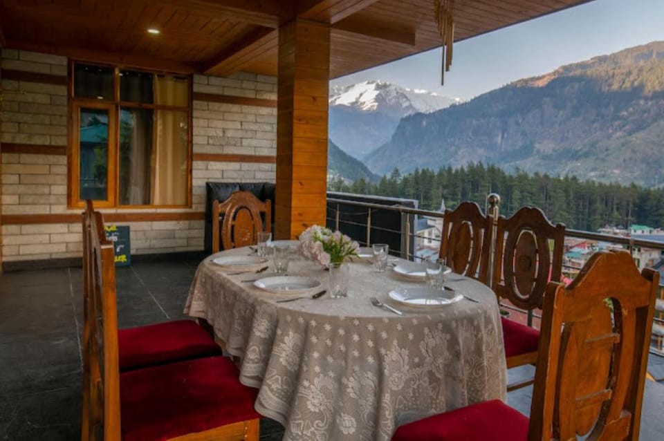 Goroomgo Urban Monk Stays Manali Hotel in Manali