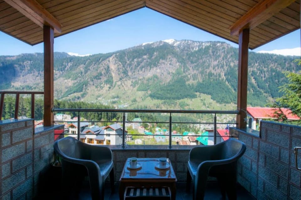 Goroomgo Urban Monk Stays Manali Hotel in Manali