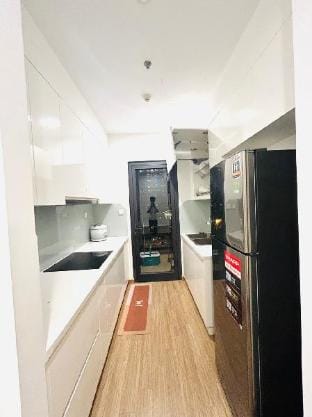 Asahi Luxstay _ Vinhome Skylake_ 2Brt Apartment in Laos