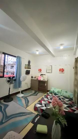 Nice  minimalist room with a nice view & windy-4B Apartment in Antipolo