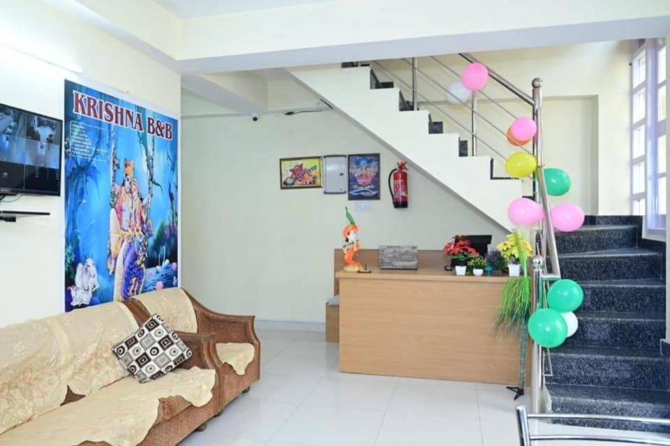 Goroomgo Krishna BNB Guest House Shimla Hotel in Shimla