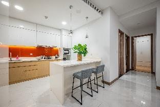 Sunwah Pearl 2brs apt Free Pool Pick-up 20% OFF Apartment in Ho Chi Minh City