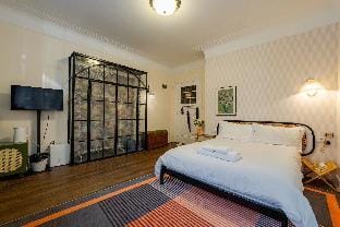 Flower · Fanhua · Shaannan 161 Apartment in Shanghai