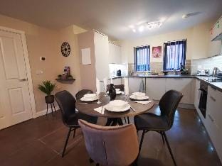 Belfast Central 2 bedroom luxurious modern stay Apartment in Belfast