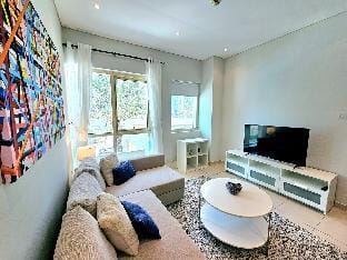 Pool side 1 bedroom apartment Vacation rental in Dubai