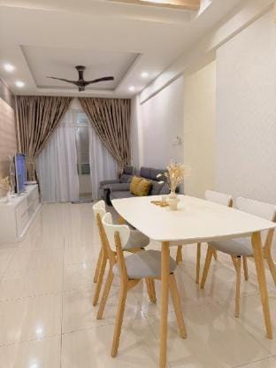Mount Austin Midori Muji Style 3BR2B  (Up To 6Pax) Apartment in Johor Bahru