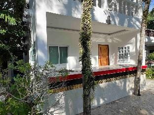 Luxury Villa Studio in Private Estate (Ground LVL) Apartment in Patong