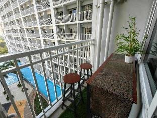 Charming 1BR Unit with City and Pool View! Apartment in Pasay