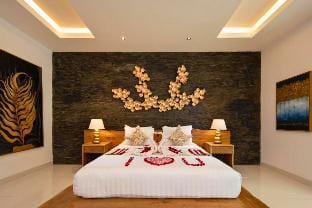 Allamanda 1 BR Private Pool Villa REV09 Villa in North Kuta