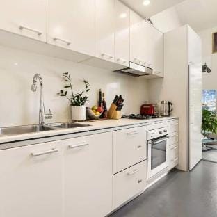 Poolside Apartment Opposite Redfern Park Apartment in Sydney