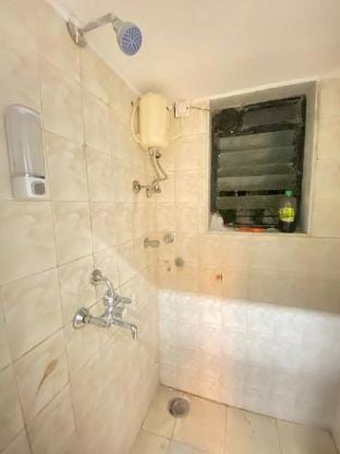 PRIVATE BEDROOM WITH BALCONY AND PARKING  Apartment in Mumbai