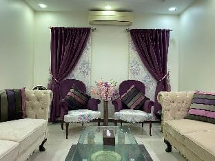 ZahaHome:Beautiful 3br FamilyApt Apartment in Karachi