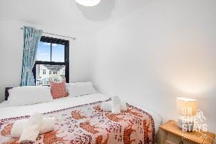 OnSiteStays 4-BR w. Street Parking & Garden Vacation rental in Dartford