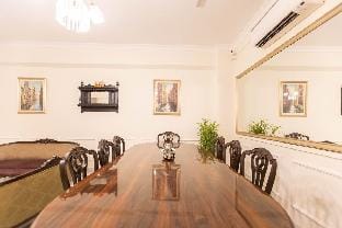 Zamindar Suite on Park St. Vacation rental in Kolkata
