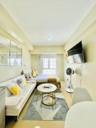 * *N2 Sleek Urban Escape Apartment in Iloilo City