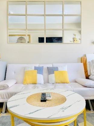* *O2 Urban Zen Retreat Apartment in Iloilo City