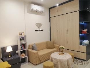 Căn hộ siêu chill tại tòa S303 Vinhome Smart City Apartment in Laos