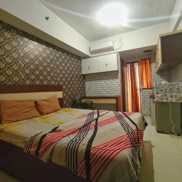 Nusantara Room By FPH At Apartment Green Lake View Hotel in South Jakarta City
