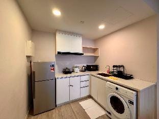 Aru Suites - 2 Bedrooms by C&C Vacation rental in Kota Kinabalu