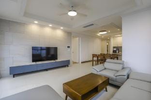 3 BR Daewoo Starlake Tay Ho Korean Style Apartment in Laos