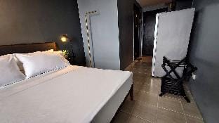 ELUDE Designer Suite Pasig (Prime Location) Apartment in Pasig