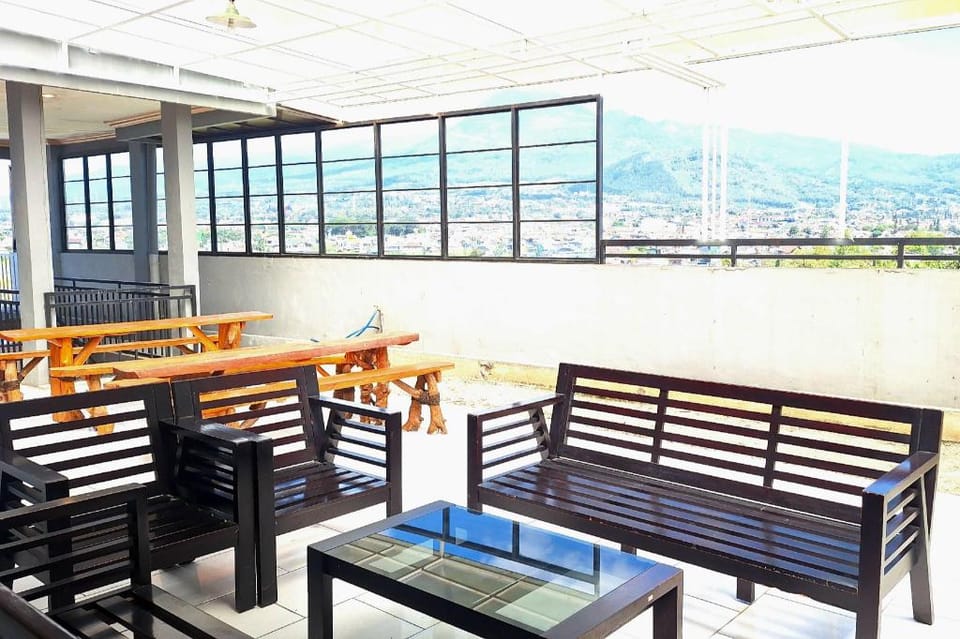 Urbanview The Halona near Jawa Timur Park 4 Hotel in Batu