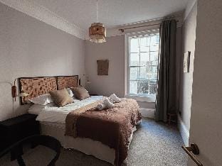 The Broad St Flat - Central Bath Apartment in Bath