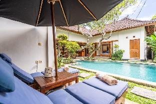 Affordable & Stuning 2 BR Secret Garden, Nr Canggu Villa in North Kuta