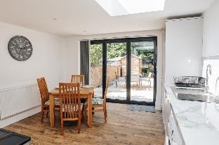 Apple Blossom - From £125 Per Night Vacation rental in Henley-on-Thames