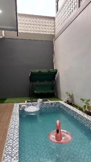 Petrine House Villa in Batu