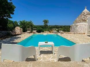 [Ostuni White City] Trullo with swimming pool Vacation rental in Province of Taranto