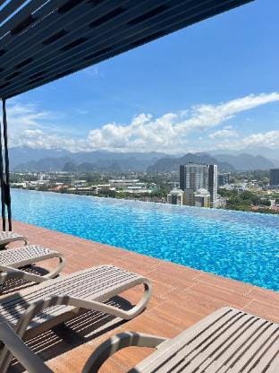 The Horizon Ipoh | Spacious 4Beds 9pax| Iconique16 Apartment in Ipoh