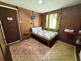 White Knight Air-Con Room for 2+ Apartment in Siquijor