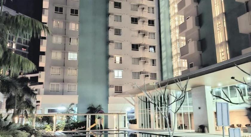 Lovely and Cozy Corner Condo Studio Unit Apartment in Bacolod