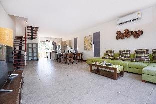 Phuket Airport Villas Villa in Thep Krasatti