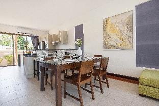 Phuket Airport Villas Villa in Thep Krasatti