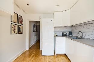 The Waterlow Park Wonder - Trendy 2BDR with Study Room and Patio Apartment in London Borough of Islington