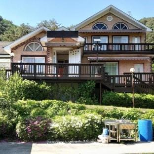 Samcheok Garden Garden Pension Bed and Breakfast in South Korea