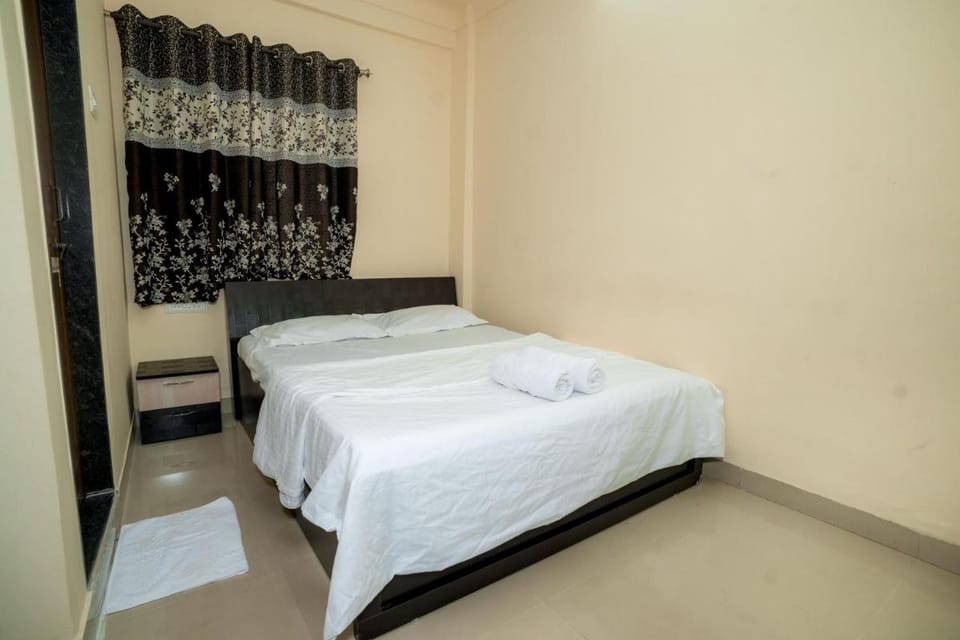 Paradise Homestay - Lodging and Boarding Bed and Breakfast in Pune