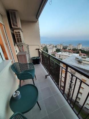 QR Apartment for Family, Couples or Friends stay Apartment in Rijeka