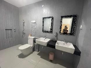 Entire villa Golf view near nongsa beach nuvasa Vacation rental in Riau Islands, Indonesia
