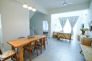 Bunny's Warm Penthouse by Comfy Sofy Apartment in Brinchang