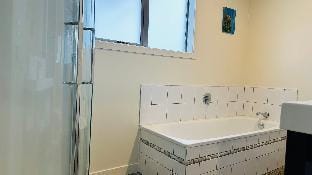 Sunny house with garden views Apartment in Wellington