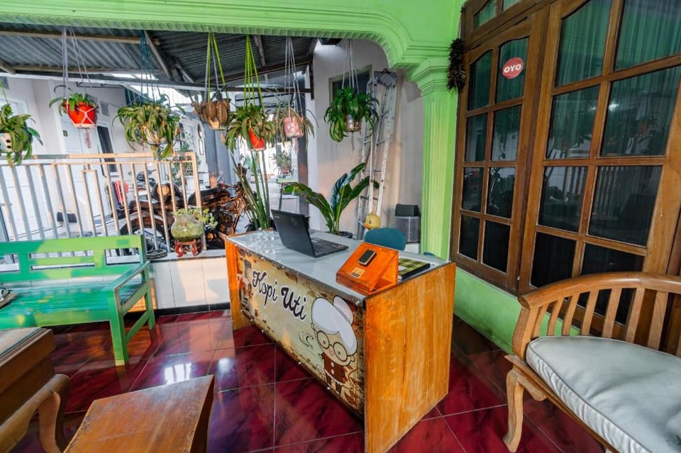 Hotel O Maluku Guest House Hotel in East Java