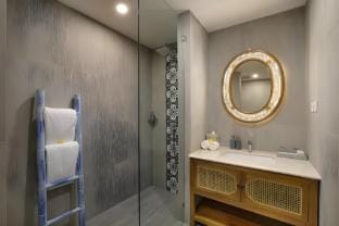 Stunning Suite Room with Infinity Pool near Beach Vacation rental in Nusapenida